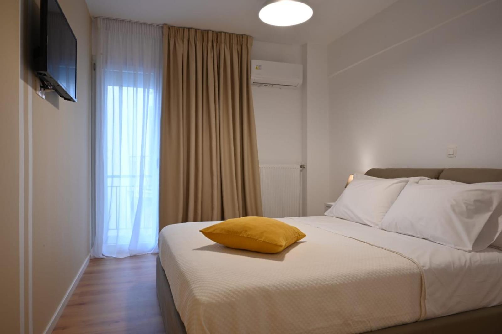 Modern Two Bedroom Apartment At Koukaki Athens Luaran gambar